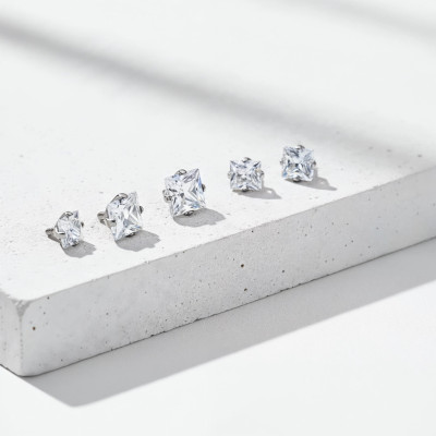 Tête carrée en zircone sertie dans un anneau en titane de qualité implant avec filetage interne