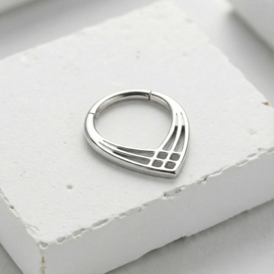 Anneau Motif Chevron Croisé à Charnière en Titane Qualité Implant