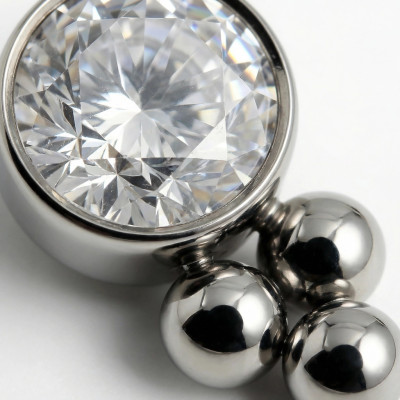 Haut Pierre Cubique Ronde Sertie et Trinity de Boules en Titane de Qualité Implant avec Filetage Interne